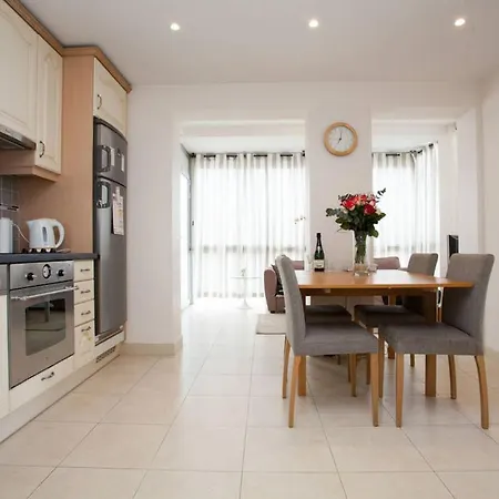 Apartment Sleeps 6 Wifi Cannes