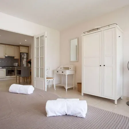 Sleeps 6 Wifi * Cannes