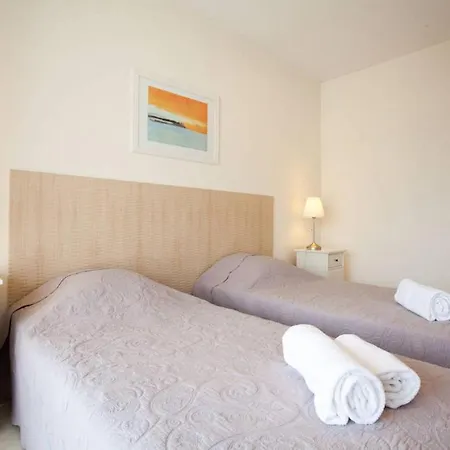 Apartment Sleeps 6 Wifi