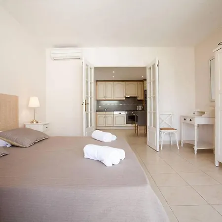 Apartment Sleeps 6 Wifi Cannes